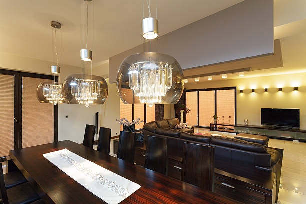Retro Edition: Glass Pendant Lighting Over Dining Table