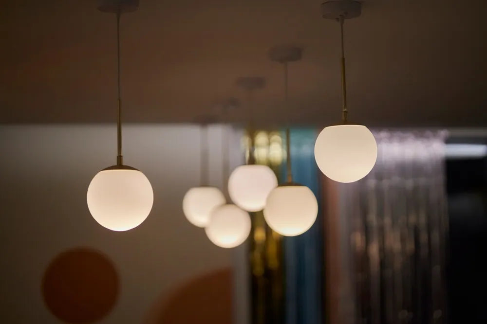 How to Determine the Perfect Chandelier Height Above Your Table