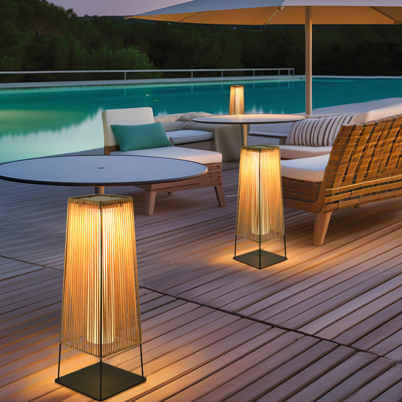 Luvia- Outdoor Solar Lights