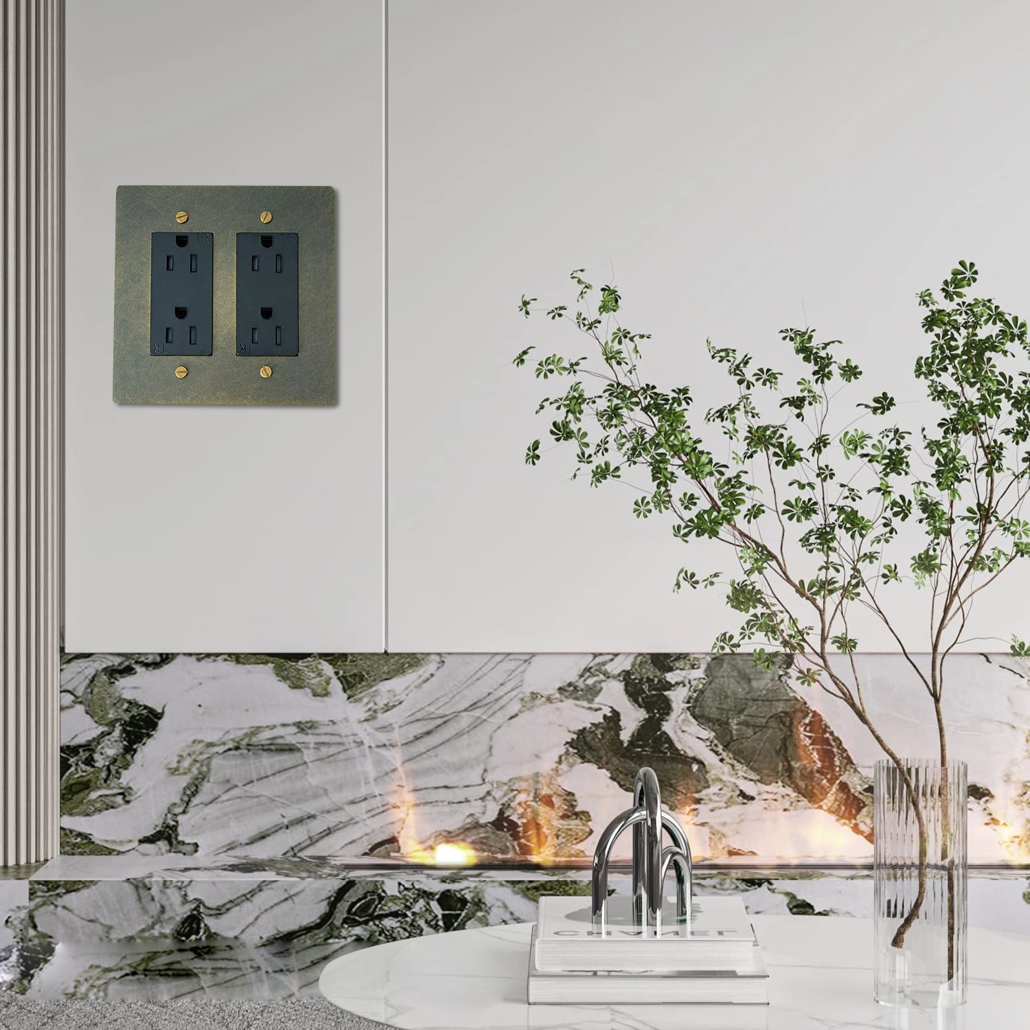 NYRA Wall Outlet
