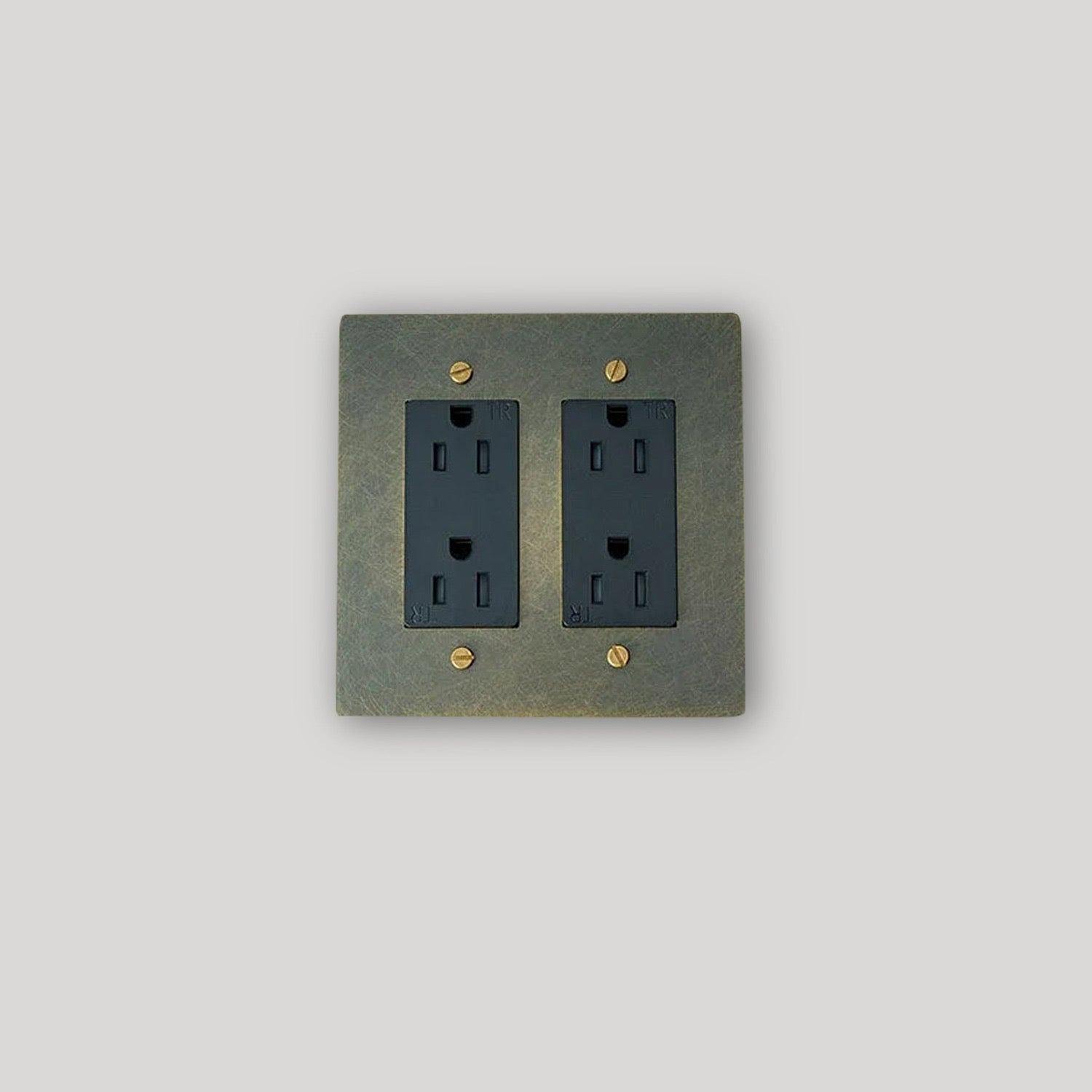 NYRA Wall Outlet