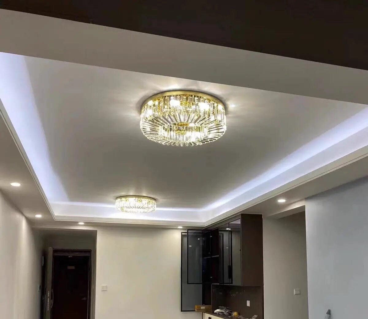 The Royal Ring - Chandelier Light