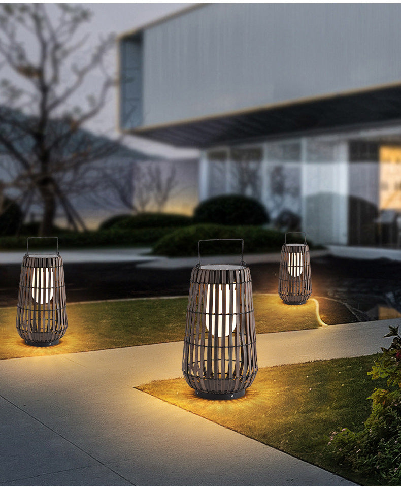 Belvo Outdoor Solar Lamp