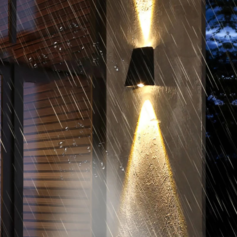 Lucien LED solar wall lamp