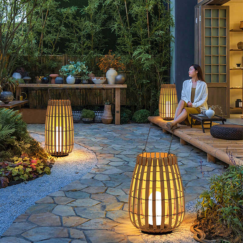 Belvo Outdoor Solar Lamp