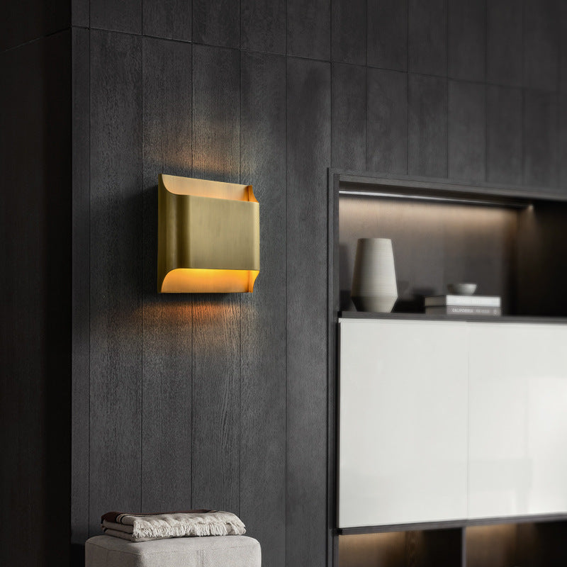 Alera Wall Lamp