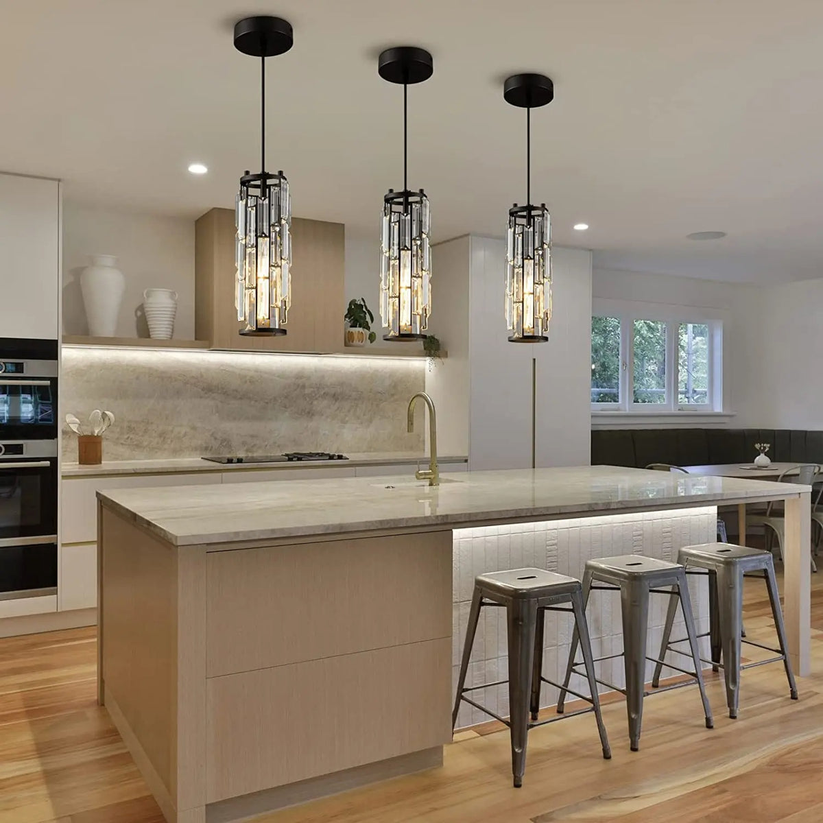 Oboni Crystal Pendant Light