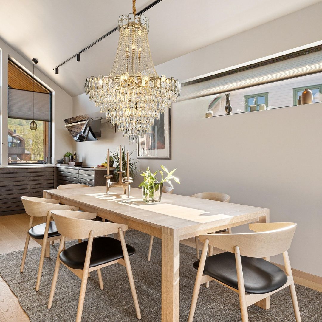 Mirova Modern Crystal Chandelier