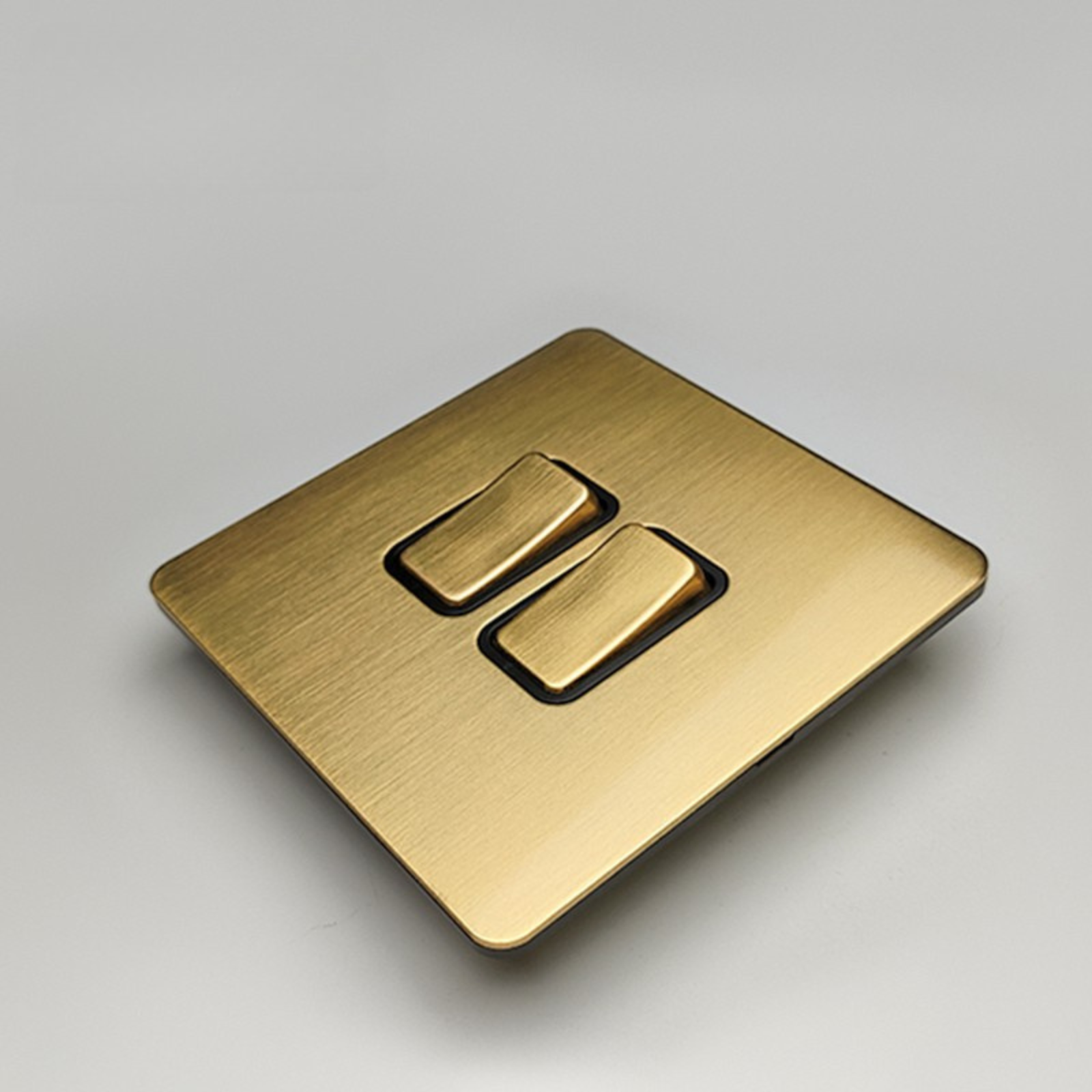 NYRA Push Button Switch