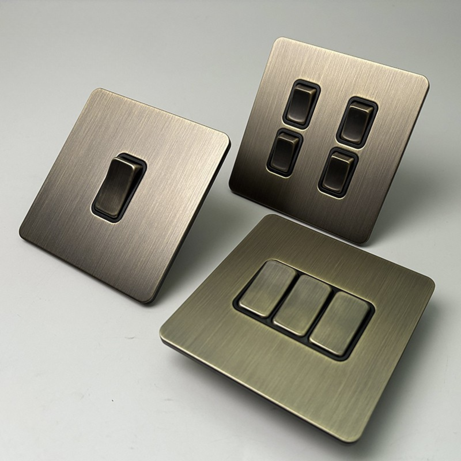 NYRA Push Button Switch
