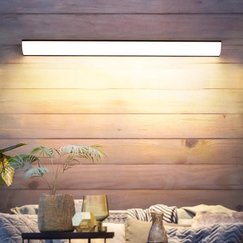 NYRA Outdoor Regina Wall Lamp