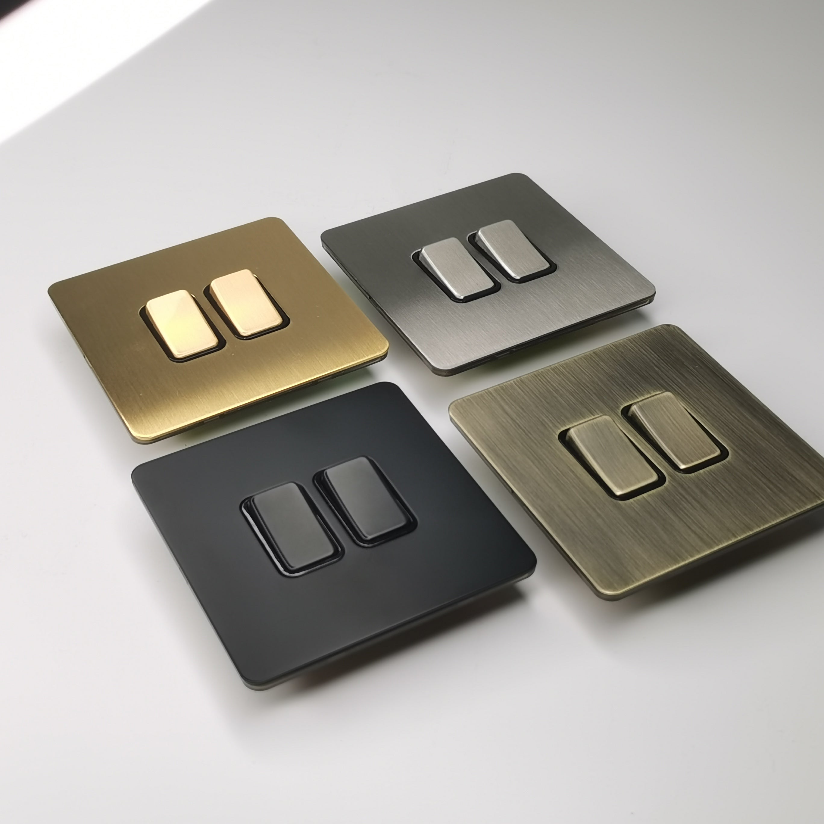 NYRA Push Button Switch