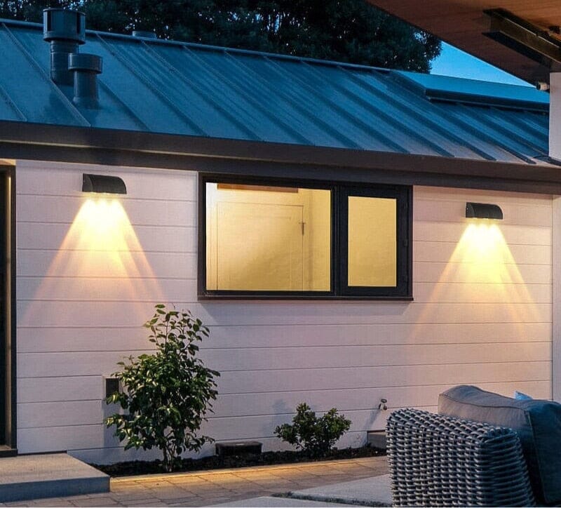 Brawn Outdoor Lamp